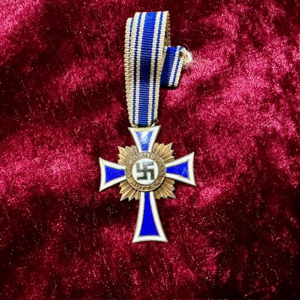WW2 German Mothers Cross in Bronze 1
